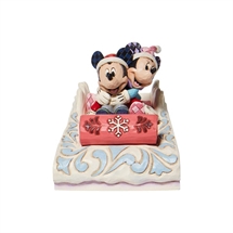 Disney Traditions - Mickey and Minnie Sledding H: 11,5 cm.