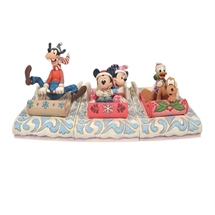 Disney Traditions - Mickey and Minnie Sledding H: 11,5 cm.