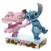 Disney Traditions - Angel Kissing Stitch H: 15,5 cm.